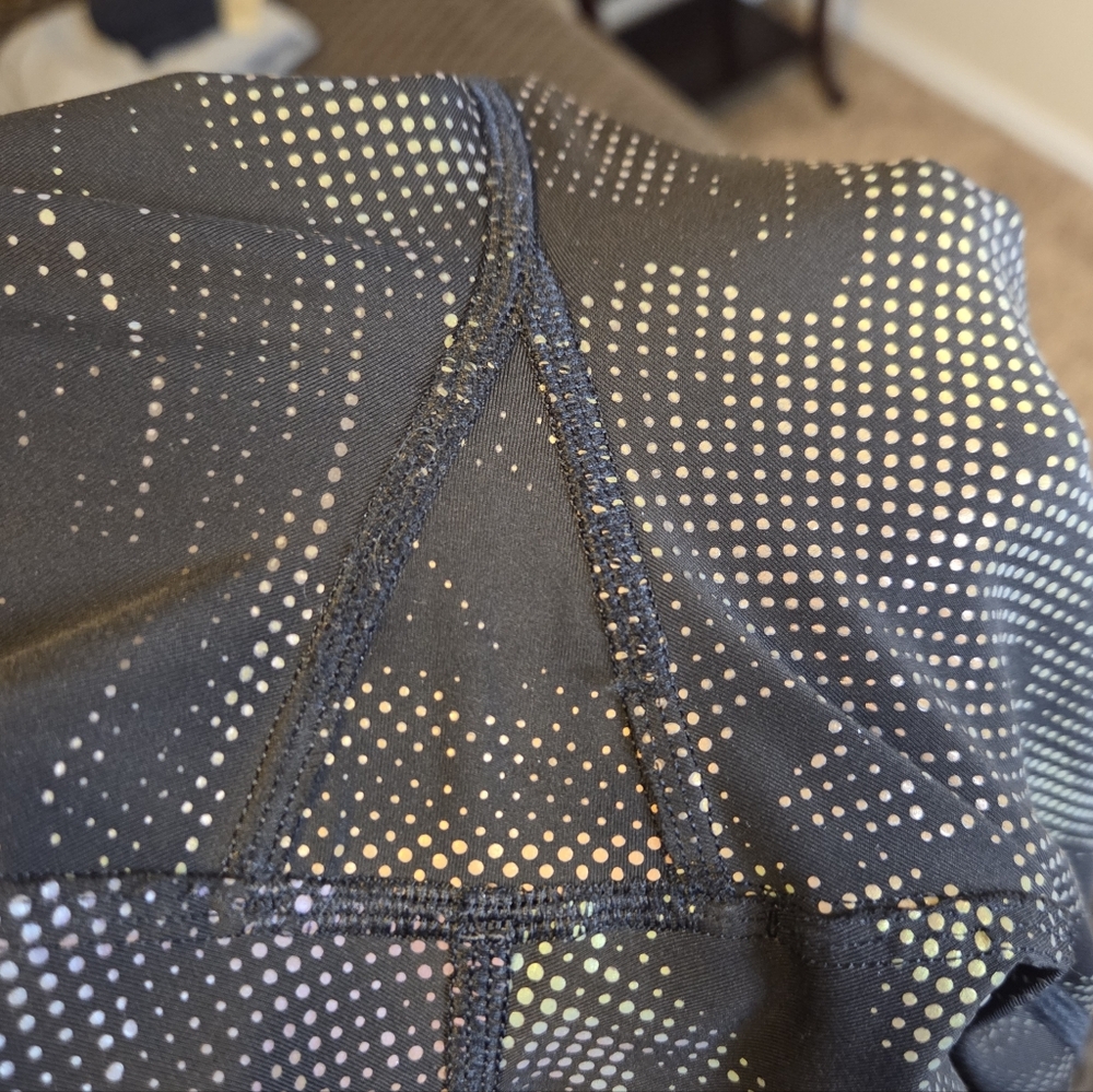 G384. Athleta Lightning Reflective 7/8 Tight in Swirl Reflective Black - Size L - Picture 10 of 12